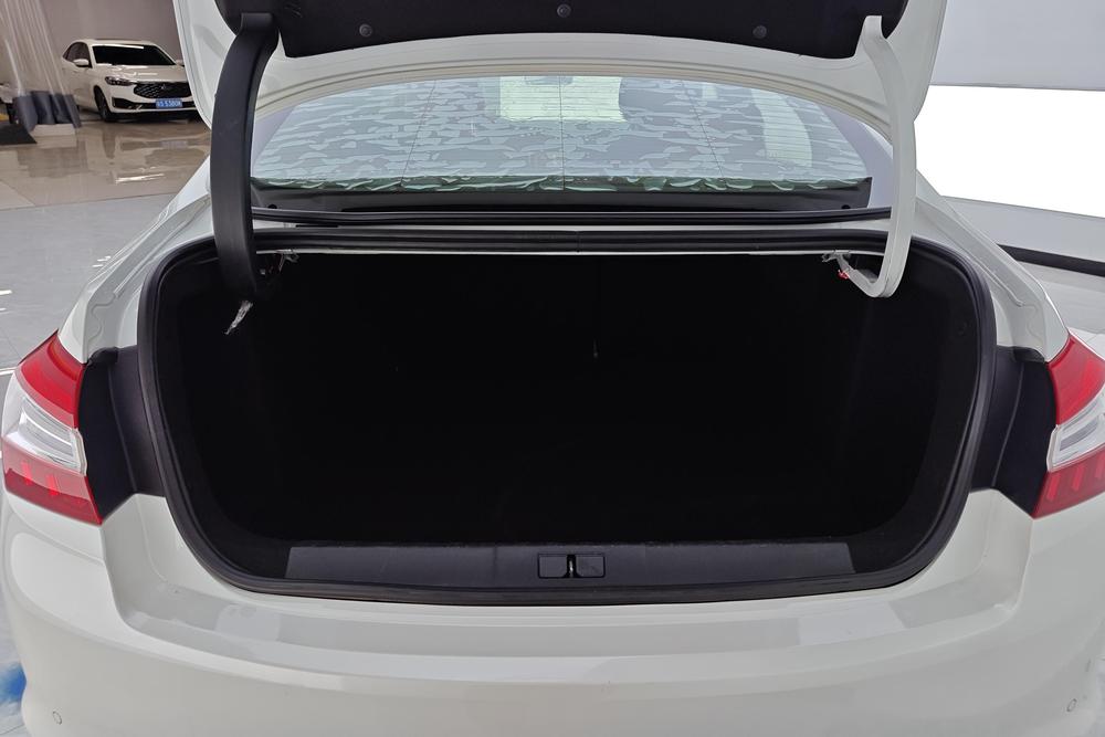 Peugeot 408 2015 1.2T Automatic Luxury – фото 17