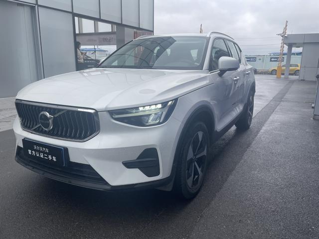 Volvo XC40 2025 Model B4 All-Wheel Drive Smart Long-Range Luxury Edition – фото 1