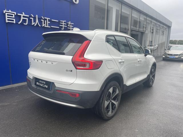 Volvo XC40 2025 Model B4 All-Wheel Drive Smart Long-Range Luxury Edition – фото 5