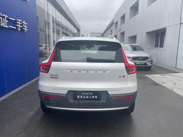Volvo XC40 2025 Model B4 All-Wheel Drive Smart Long-Range Luxury Edition – фото 6