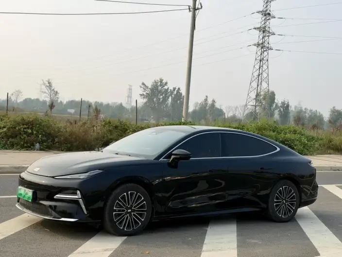 Geely Galaxy E8 PHEV 2025 Model 130km EM-i Exclusive Edition
