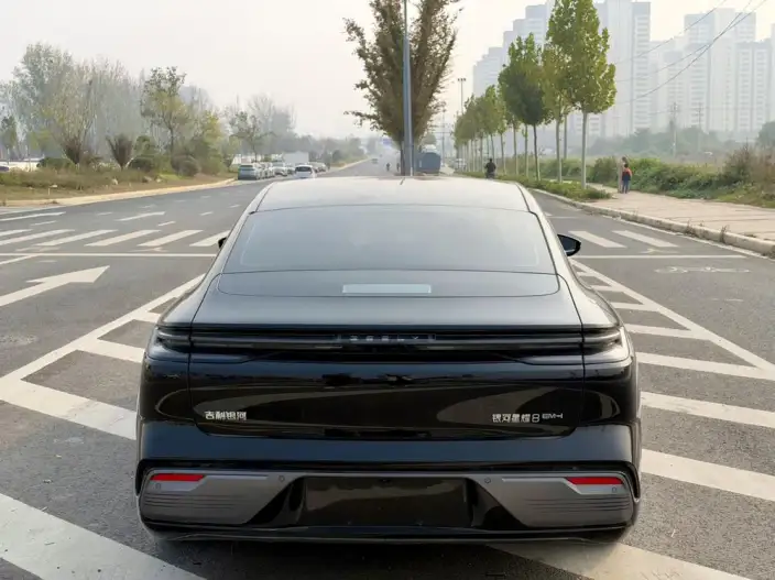 Geely Galaxy E8 PHEV 2025 Model 130km EM-i Exclusive Edition – фото 6
