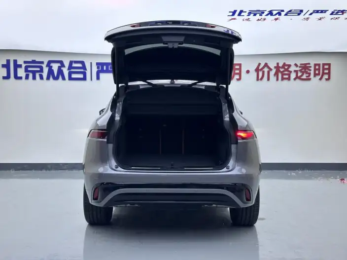 Jaguar F-PACE 2024 Model P250 R-Dynamic SE – фото 10