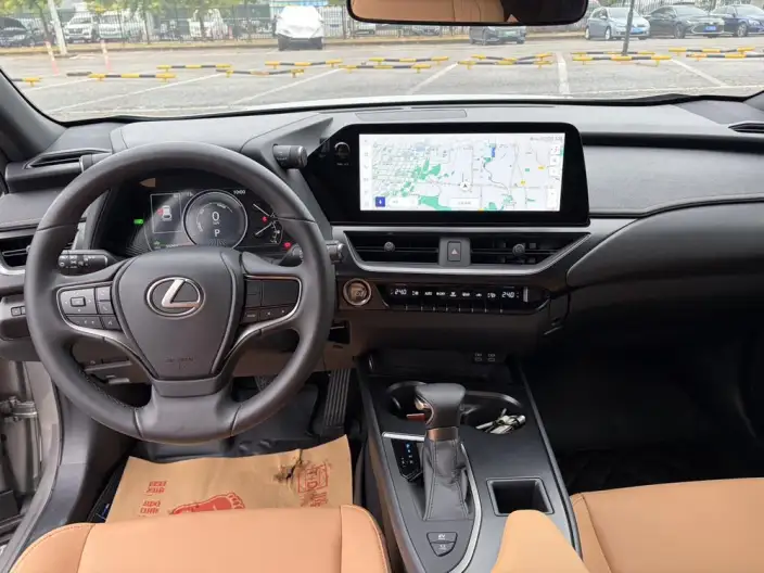 Lexus UX 2022 Model 260h Tan · Cool Edition – фото 7