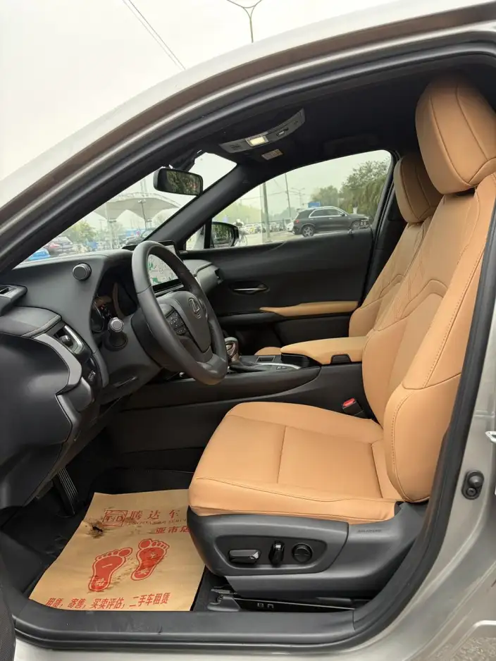 Lexus UX 2022 Model 260h Tan · Cool Edition – фото 8