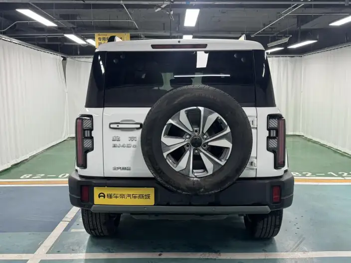 BAIC BJ40 2024 Model City Hunter Edition 2.0T Automatic 4WD Supreme Model – фото 6