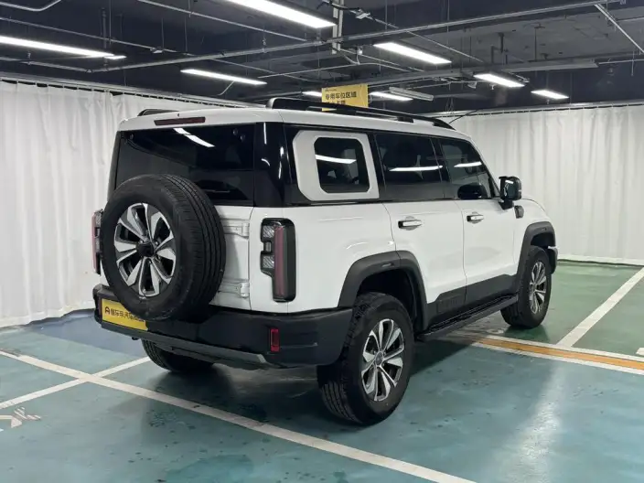 BAIC BJ40 2024 Model City Hunter Edition 2.0T Automatic 4WD Supreme Model – фото 7