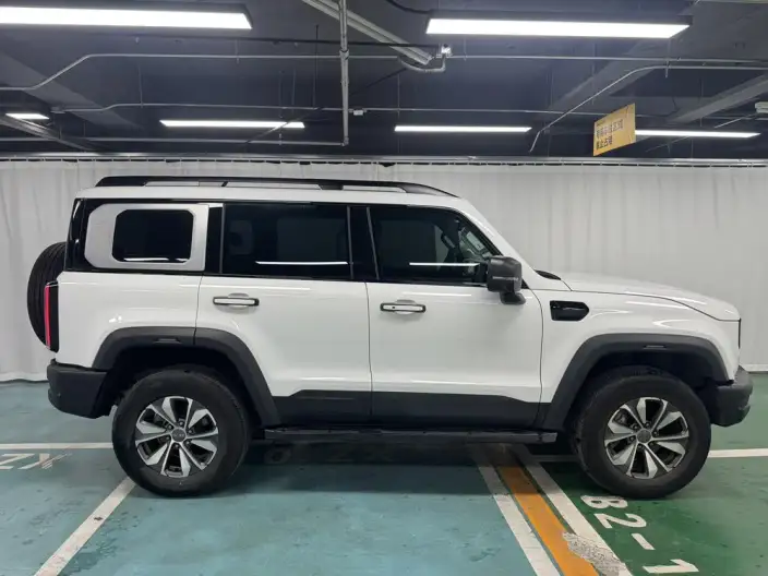 BAIC BJ40 2024 Model City Hunter Edition 2.0T Automatic 4WD Supreme Model – фото 8
