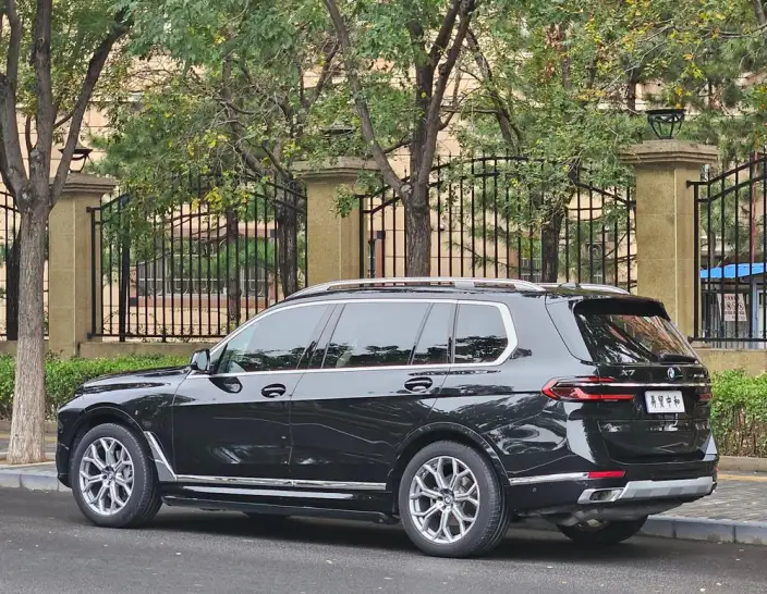 BMW X7 2023 Model xDrive40i Leading Model Luxury Set – фото 4