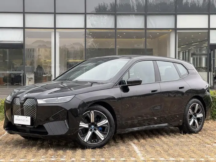 BMW iX 2022 Model xDrive40 – фото 1