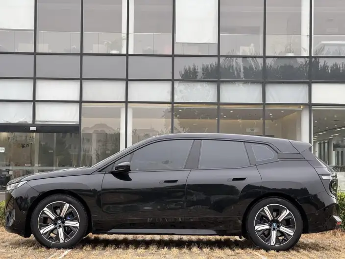 BMW iX 2022 Model xDrive40 – фото 3