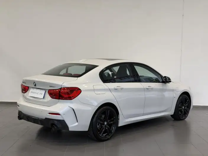 BMW 1 Series 2023 Model 125i M Sports Night Edition – фото 5
