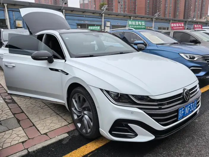 Volkswagen CC 2023 Model 380TSI Eye-catching version