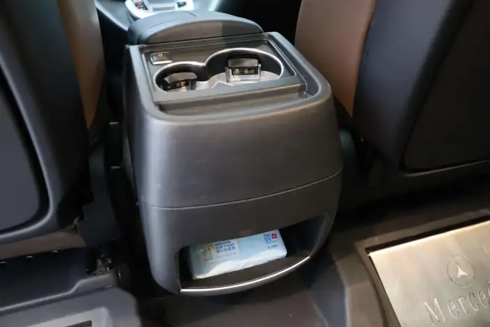 Mercedes-Benz V-Class 2021 Model V 260 Pilot Edition – фото 5