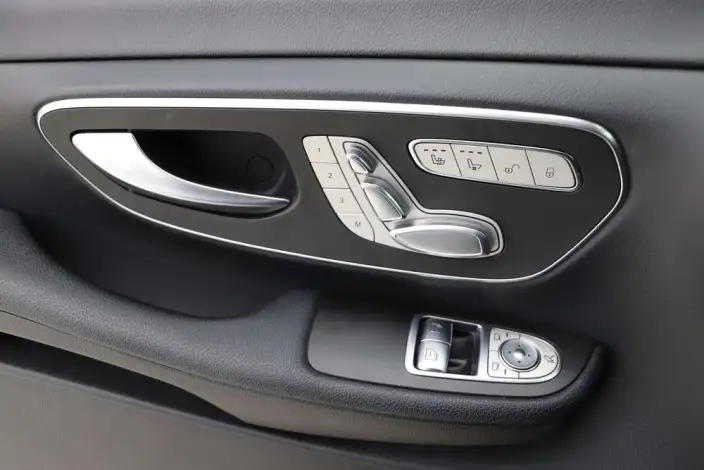 Mercedes-Benz V-Class 2021 Model V 260 Pilot Edition – фото 9