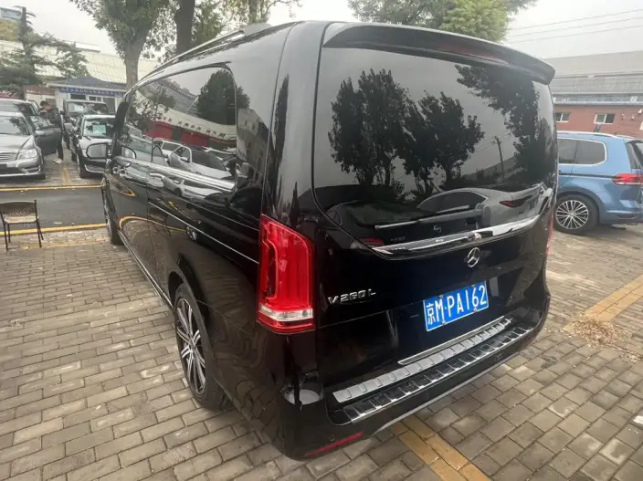 Mercedes-Benz V-Class 2022 Model V 260 L Long wheelbase Deluxe Edition