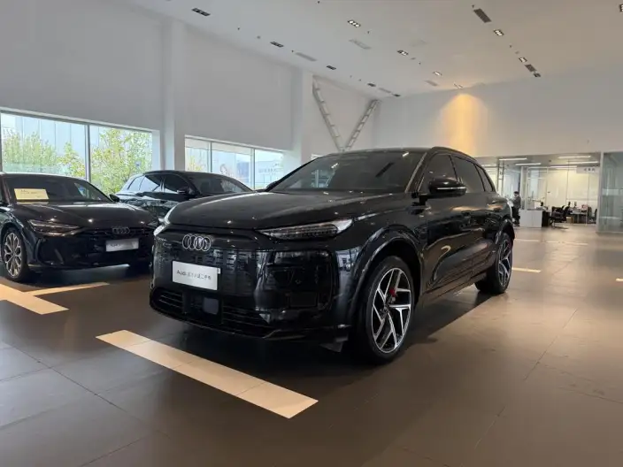 AUDI Q6L e-tron 2026 Model First Edition Pilot Edition