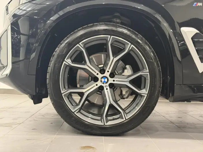 BMW X5 2025 Model xDrive30Li Exclusive Model M Sports Night Set – фото 8