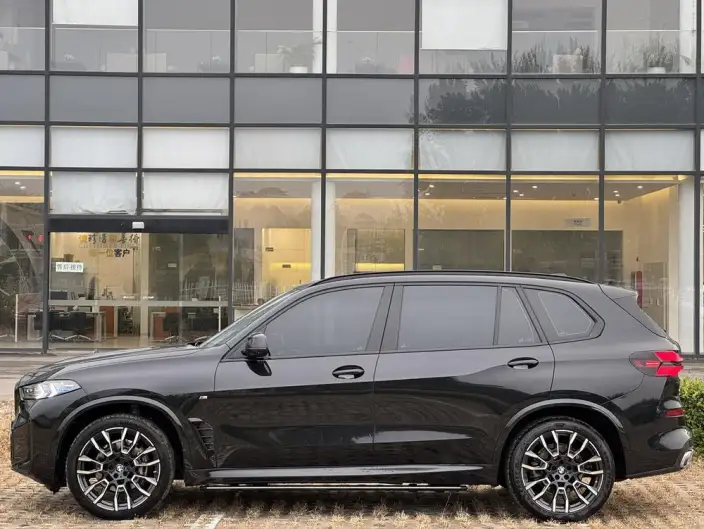 BMW X5 2023 Model xDrive40Li M Sports Set