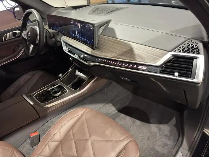BMW X5 2023 Model xDrive40Li M Sports Set – фото 9