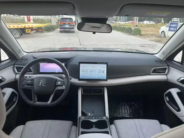 Yuan UP 2025 Model 301KM Pilot Model – фото 8