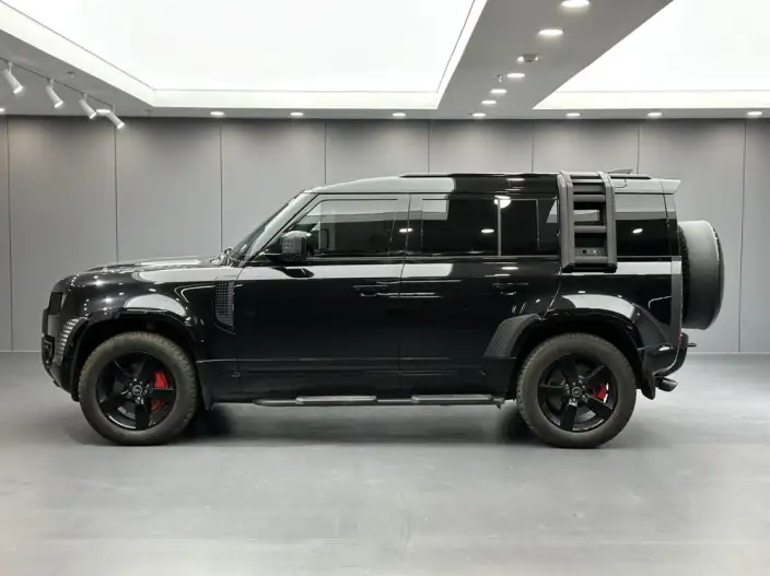 Land Rover Defender 2025 Model 110 3.0T P400 HSE X-Dynamic