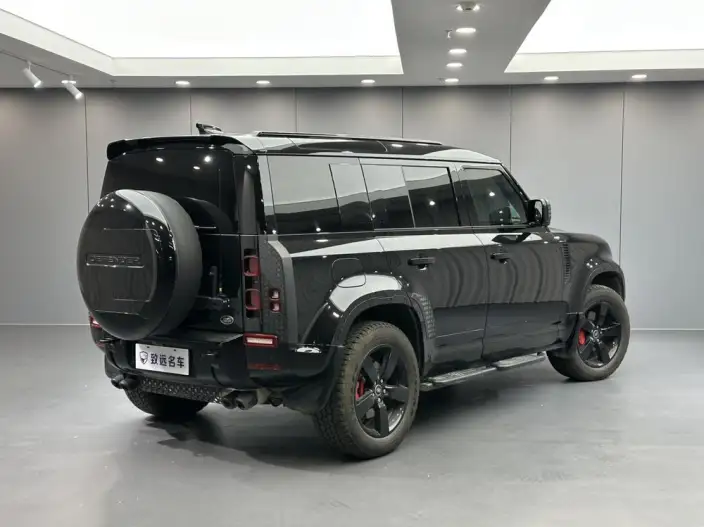 Land Rover Defender 2025 Model 110 3.0T P400 HSE X-Dynamic – фото 7