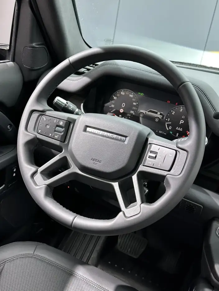 Land Rover Defender 2025 Model 110 3.0T P400 HSE X-Dynamic – фото 8