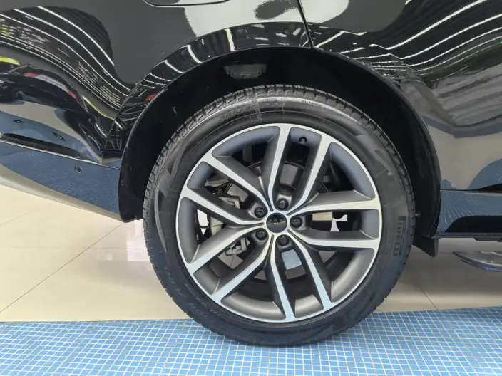 Range Rover 2026 Model 3.0 L6 400PS SE Long axis Edition