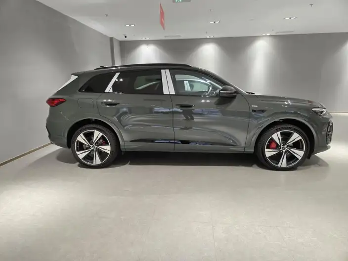 Audi Q5L 2026 Model 2.0T Smart Hybrid Exclusive Model