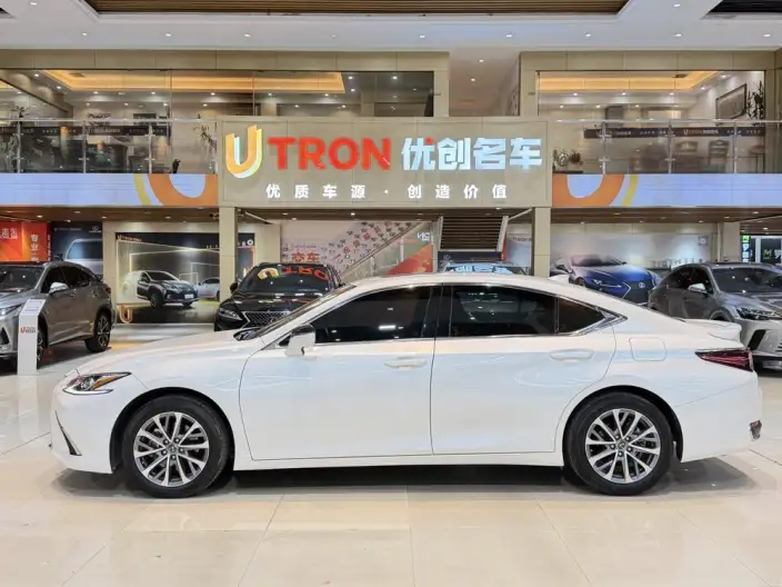 Lexus ES 2022 Model 200 Superior Edition – фото 3