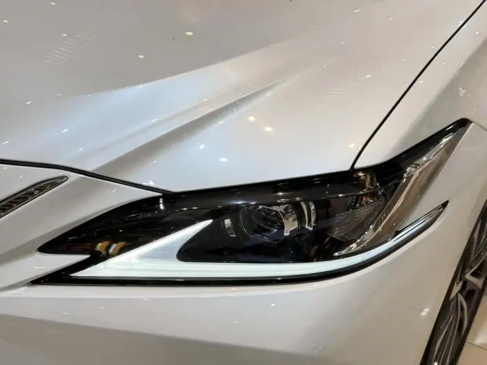 Lexus ES 2022 Model 200 Superior Edition – фото 6