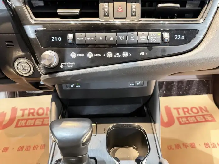 Lexus ES 2022 Model 200 Superior Edition – фото 8