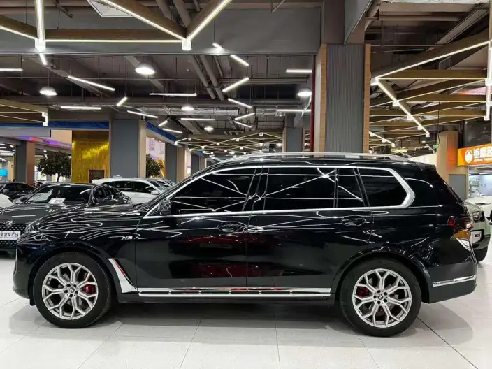 BMW X7 2023 Model xDrive40i Exclusive Model Luxury Set