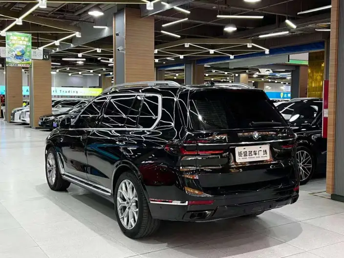 BMW X7 2023 Model xDrive40i Exclusive Model Luxury Set