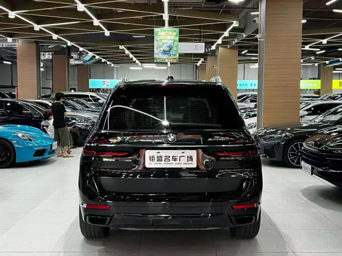 BMW X7 2023 Model xDrive40i Exclusive Model Luxury Set – фото 5