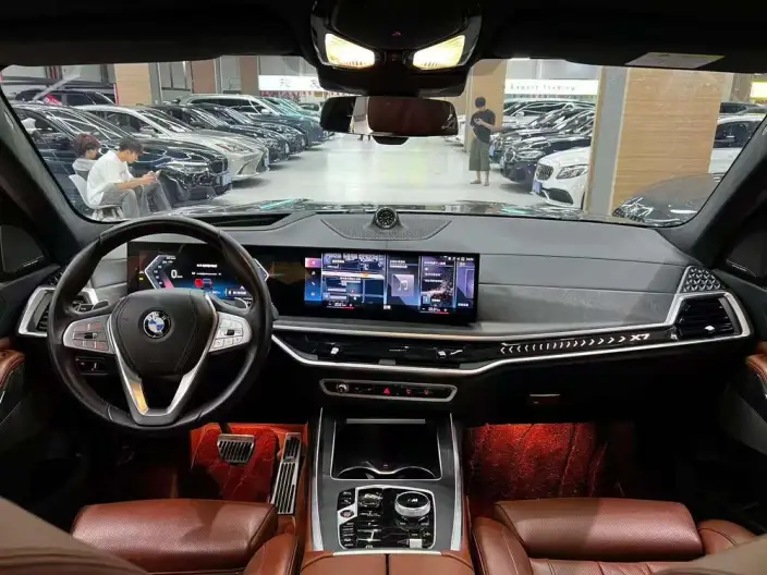 BMW X7 2023 Model xDrive40i Exclusive Model Luxury Set – фото 9