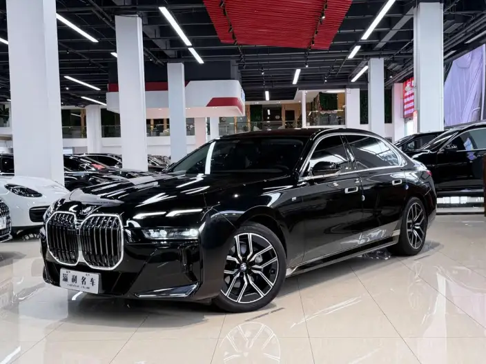 BMW 7 Series 2023 Model 735Li M Sports Set
