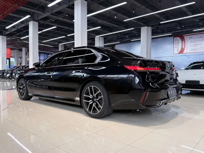 BMW 7 Series 2023 Model 735Li M Sports Set