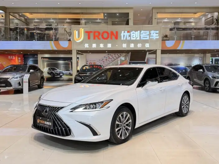 Lexus ES 2022 Model 200 Superior Edition