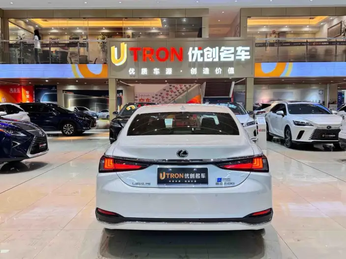 Lexus ES 2022 Model 200 Superior Edition