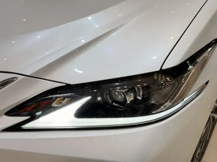 Lexus ES 2022 Model 200 Superior Edition – фото 6