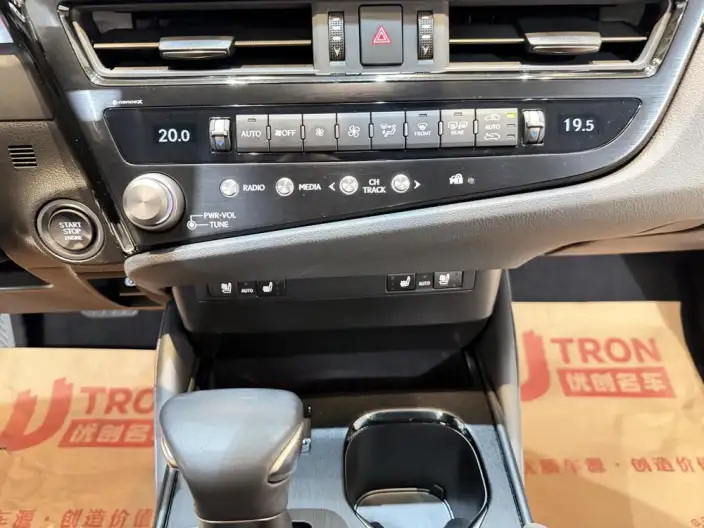 Lexus ES 2022 Model 200 Superior Edition – фото 10