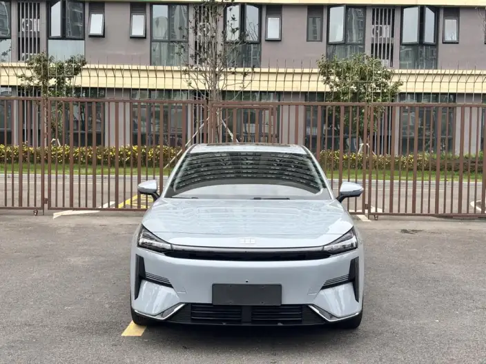 Geely Galaxy L6 2025 Model 1.5 EM-i DHT 140KM Galaxy Edition – фото 2