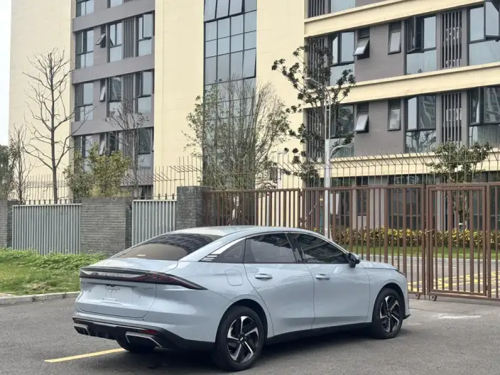 Geely Galaxy L6 2025 Model 1.5 EM-i DHT 140KM Galaxy Edition – фото 7