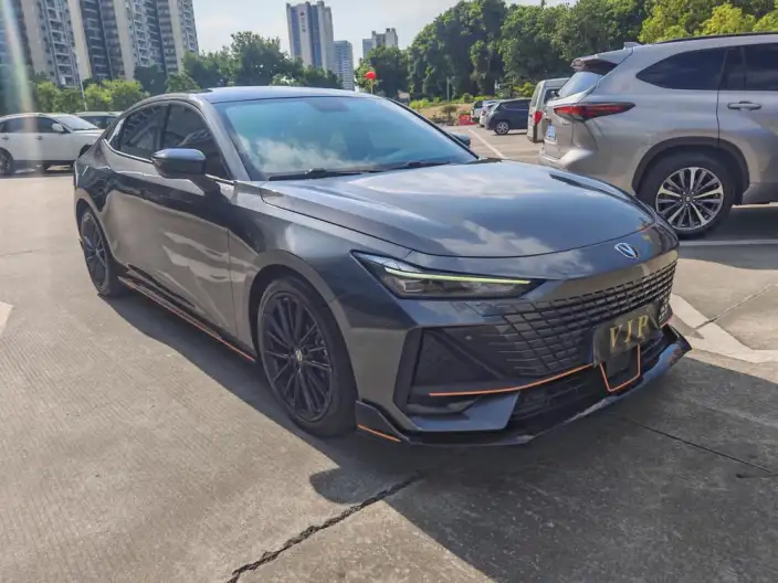 Changan UNI-V 2022 Model 1.5T Sports Edition – фото 3