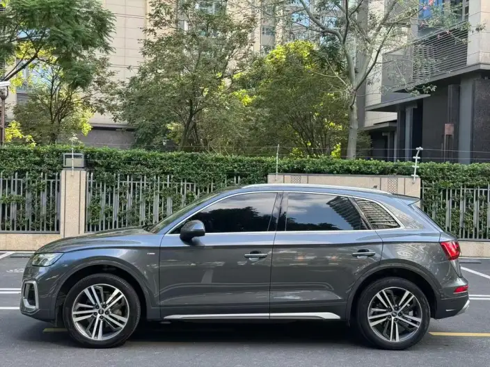 Audi Q5L 2021 Model 40 TFSI Luxury Dynamic Model