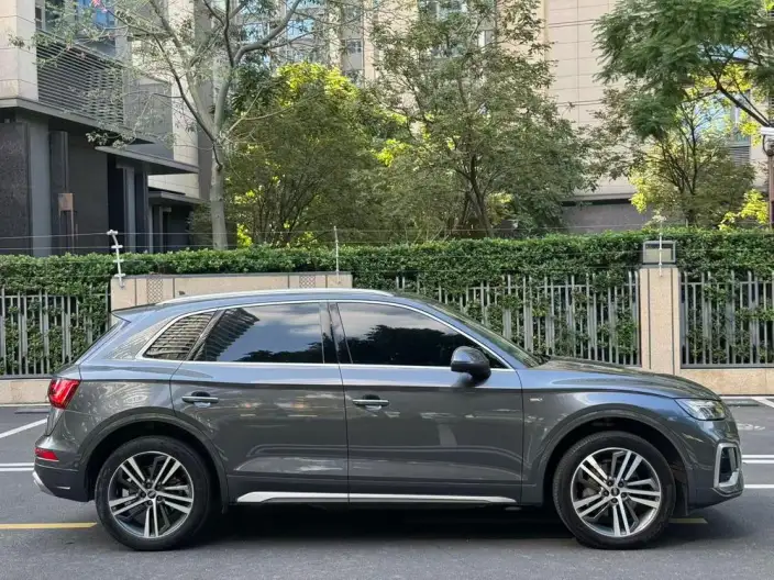 Audi Q5L 2021 Model 40 TFSI Luxury Dynamic Model – фото 5