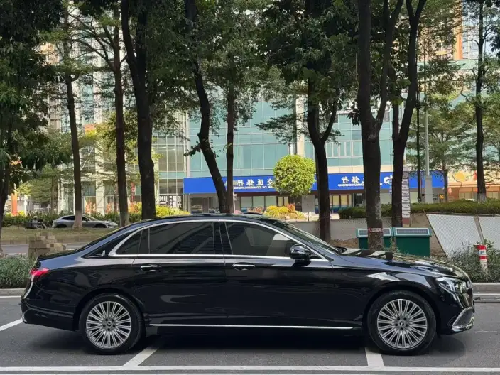 Mercedes-Benz E-Class 2023 Model E 300 L Luxury Model sedan – фото 5