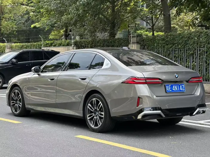 BMW 5 Series 2024 Model 530Li Leading Model M Sports Set